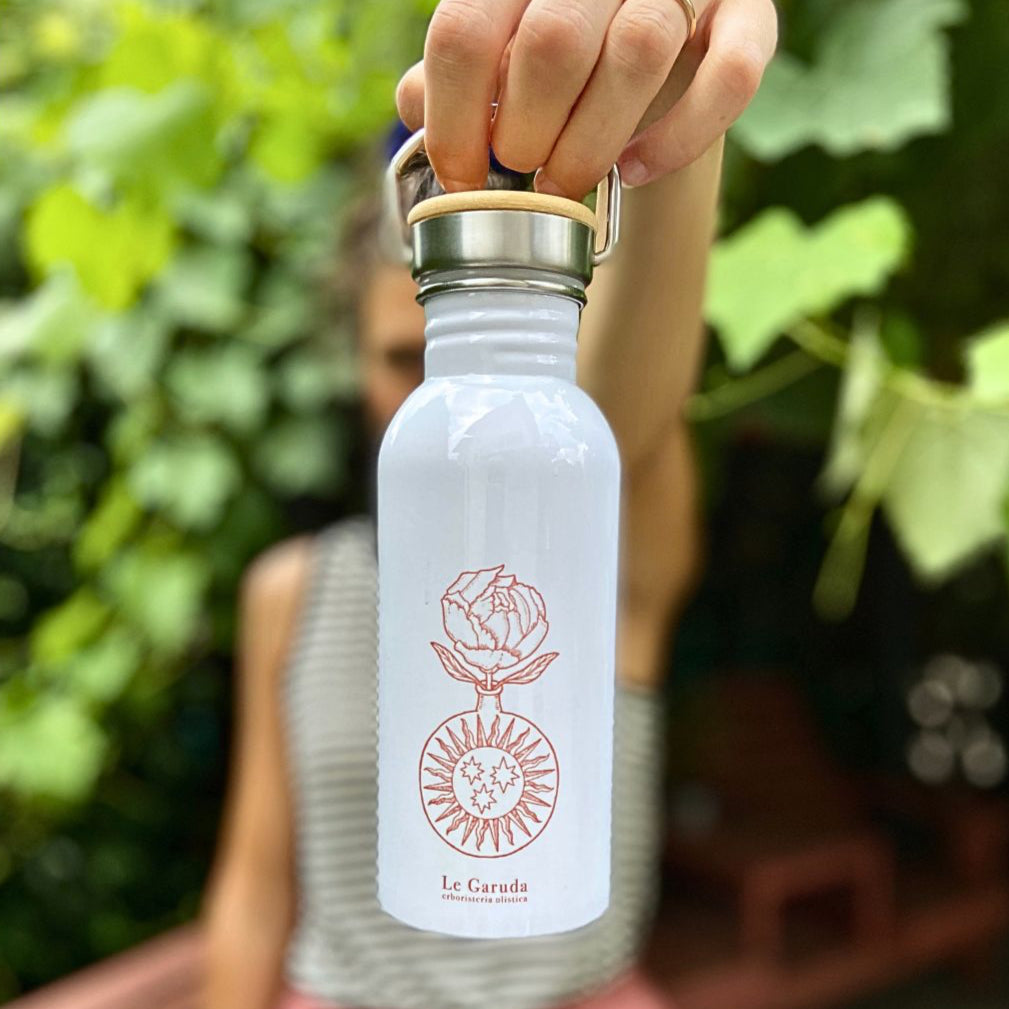 Borraccia bianca design elegante