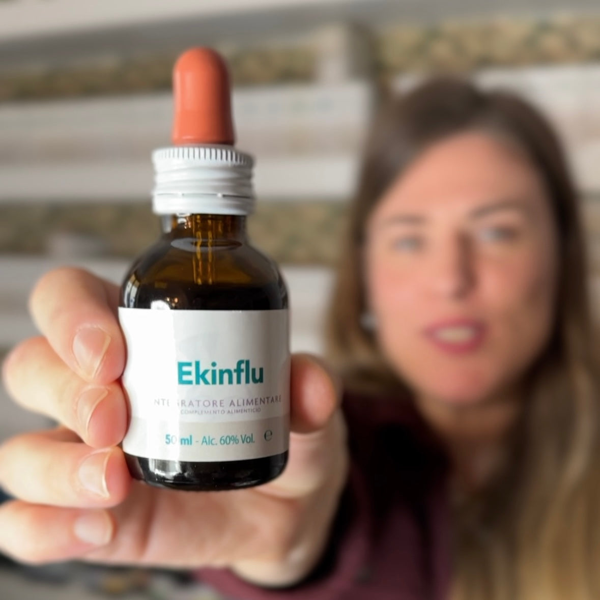 noi che teniamo in mano la boccetta di Ekinflu