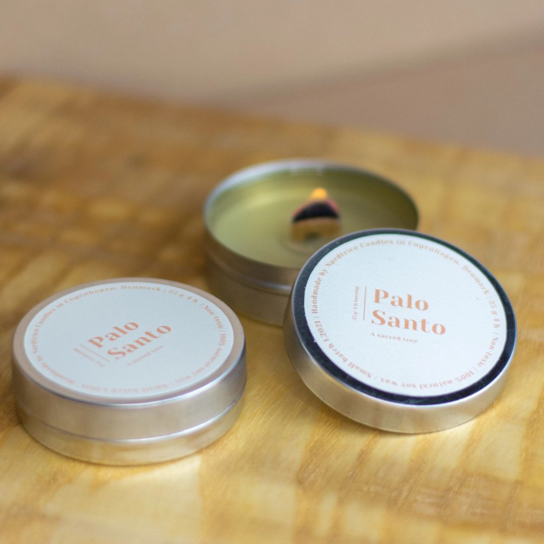 Candela profumata Nortrice in cera di soia, design minimal nordico.