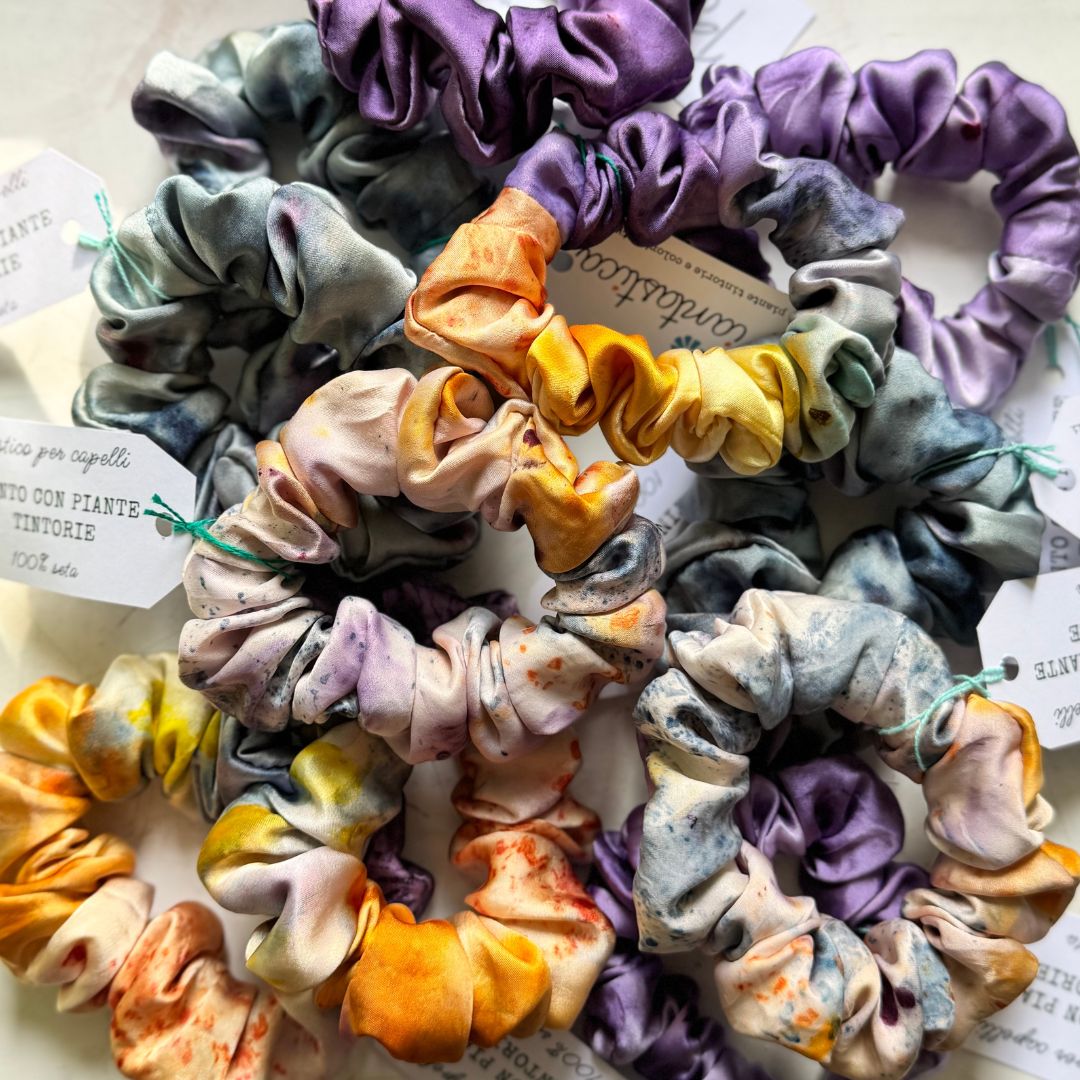 Dettaglio arriccio e finitura invisibile, seta naturale.